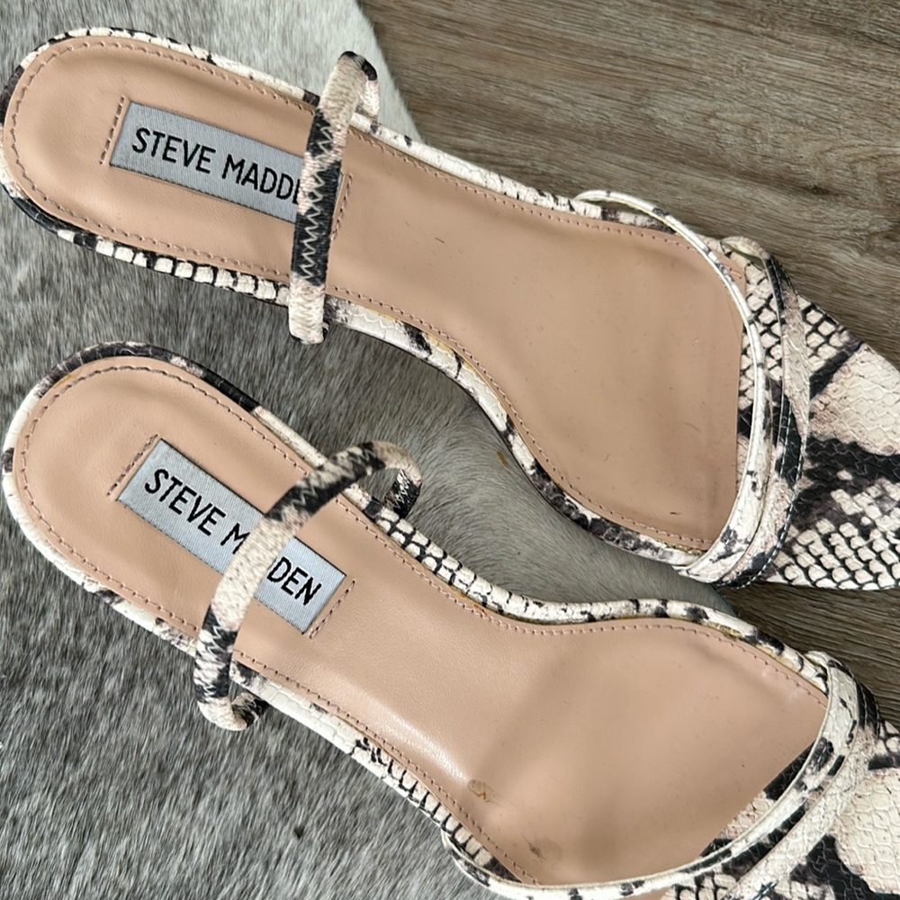 Steve Madden - Sandals - GUC - Picture 4 of 10